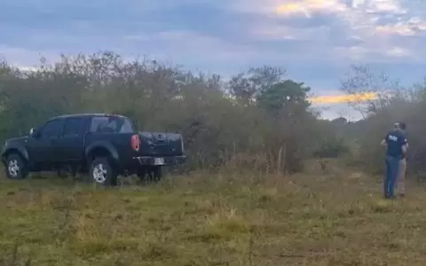 Camioneta hallada en Encarnaci�n vinculada al caso de guardia baleado.