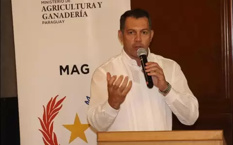 Carlos Gim�nez, ministro de Agricultura.