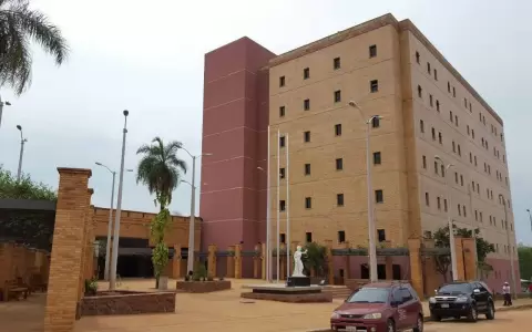 Palacio de Justicia en Caacup�.
