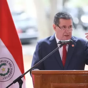 Cartes permanece en terapia intensiva tras sufrir convulsiones
