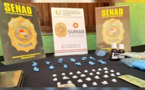 Agentes especiales de la SENAD desmantelaron un esquema de venta ilegal de drogas.