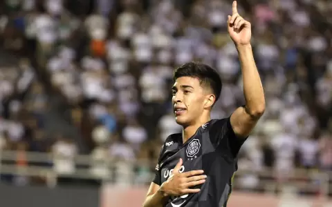 Rub�n Lezcano, autor del �nico tanto del partido en la victoria de Olimpia sobre Sportivo Ameliano.