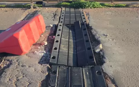 Puente destruido.