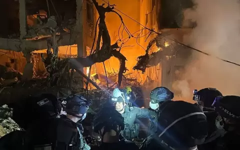 Un edificio en Israel tras el impacto de proyectil iran�.