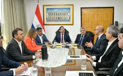 Encargado de negocios de los Estados Unidos de visita en Diputados.