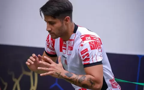Iv�n Torres.