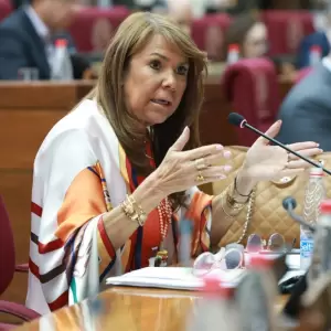 Celeste: "Todo el Paraguay trabaja Mi�rcoles Santo, �Y ustedes? Prefieren ir a Cambori�"