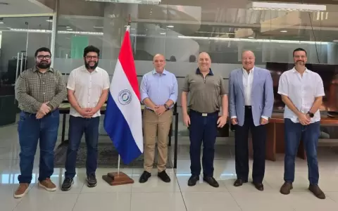 El vicepresidente segundo es el Dr. Jos� Samudio, mientras que el Dr. �scar Brelles fue designado secretario y el Dr. Daniel Elicetche, tesorero.