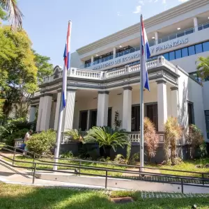 MEF y DNIT buscan regular reservas empresariales y descartan creaci�n de nuevos impuestos