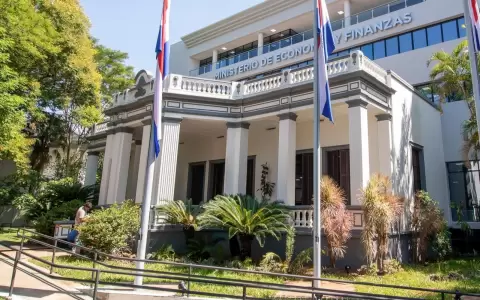 Ministerio de Econom�a y Finanzas (MEF)