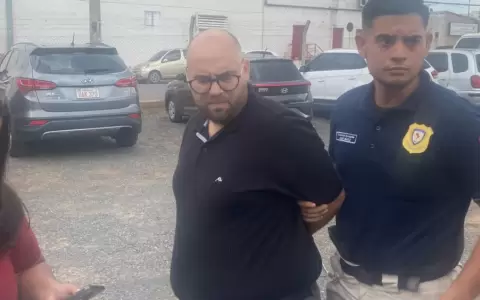 Juan Jos� Sald�var, jefe interino de la Cl�nica M�dica Forense, qued� detenido tras una entrega vigilada a ra�z de una extorsi�n.