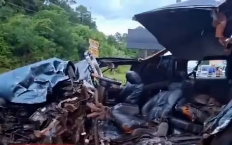 Choque entre dos colectivos y una camioneta deja un muerto y varios heridos en Encarnaci�n
