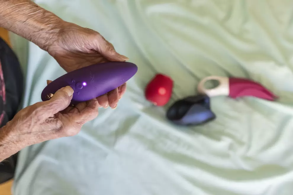 Cómo los adultos mayores mejoran su 'esperanza de vida sexual' - juguetes sexuales Foto: Rachel Bujalski/The New York Times