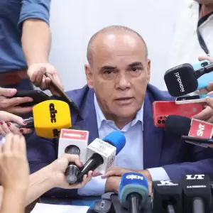 Para Bachi, Galeano "debe dar un paso al costado", pero no es firme sobre decisión que debe tomar el Senado
