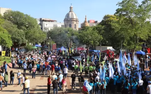 Marcha de docentes en marzo del 2026.