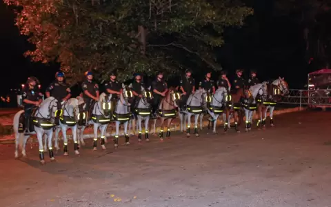Despliegue policial que acompa�ar� la movilizaci�n de docentes en Asunci�n.