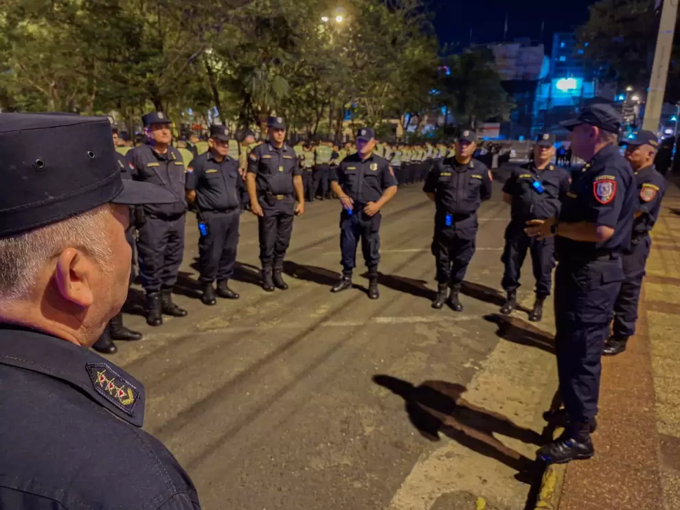 Despliegue policial que acompañará la movilización de docentes en Asunción.