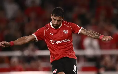 Gabriel �valos.