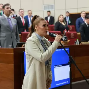 "Por un pa�s sin narcotr�fico", dijo Guadalupe Aveiro, tras jurar como senadora en reemplazo de Erico Galeano