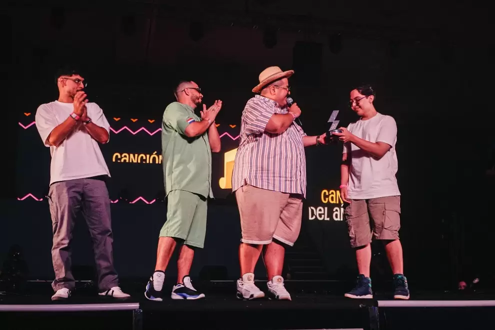 Humbertiko y Urbanos recibió el galardón a "Canción del año". Cortesía