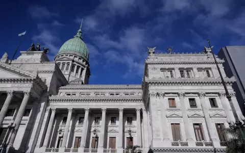 Falsa alarma por amenaza de bomba en el Congreso argentino moviliza a brigada antiexplosivos