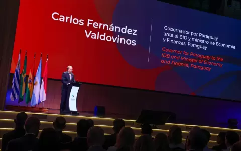 Carlos Fern�ndez Valdovinos.
