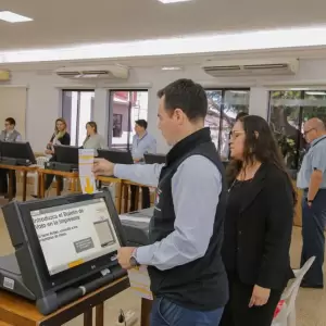 Detectan 23 vulneraciones en m�quinas de votaci�n y cuestionan auditor�a por "falta de rigor cient�fico"