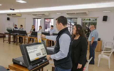 M�quinas de votaci�n electr�nica.