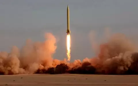 La Guardia Revolucionaria Isl�mica anunci� la utilizaci�n, por primera vez en combate, del misil bal�stico de combustible s�lido Sejil.