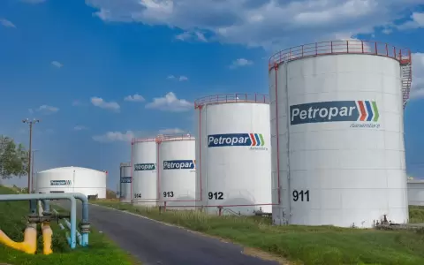 Petropar.