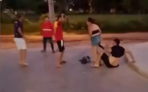 Pandilleros atacan y hieren a una pareja que iba en motocicleta.