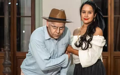 Axel Ca�ete y Johana Candia. Elenco de "El telar de la memoria".