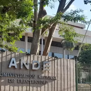 ANDE descarta sobrefacturación, pero admite fallas en la lectura de medidores