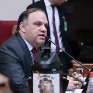 Senador rechaza cambios sobre senadur�a vitalicia de expresidentes