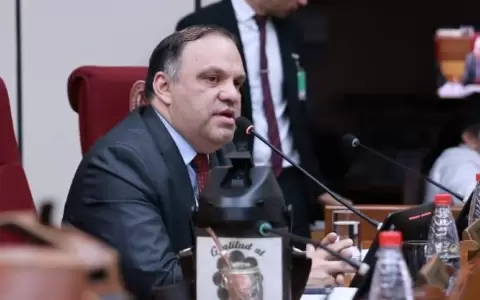 Mario Varela.