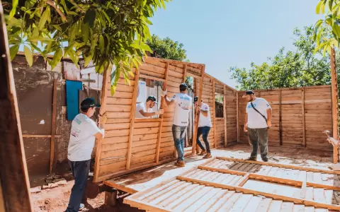 Convocan j�venes a construir 134 viviendas de emergencia.