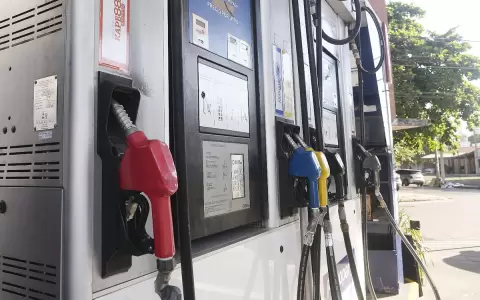 Estaciones de servicios de emblemas privados reajustaron el precio de los combustibles hasta Gs. 1000