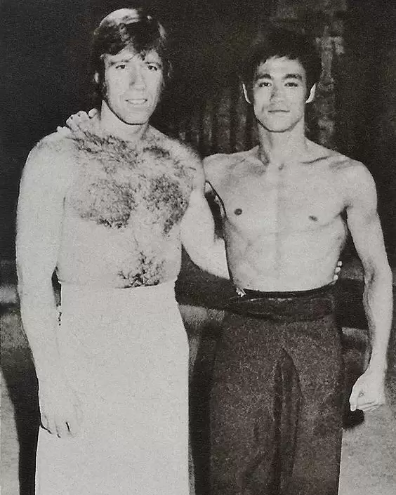 Chuck Norris y Bruce Lee. Cortes�a