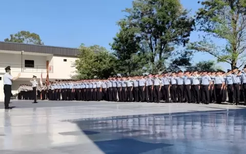 Colegio de Polic�a "Sgto. Aydte. Jos� Merlo Saravia".