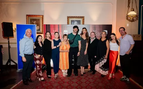 Elenco de Narciso en el anuncio de su estreno en cines.