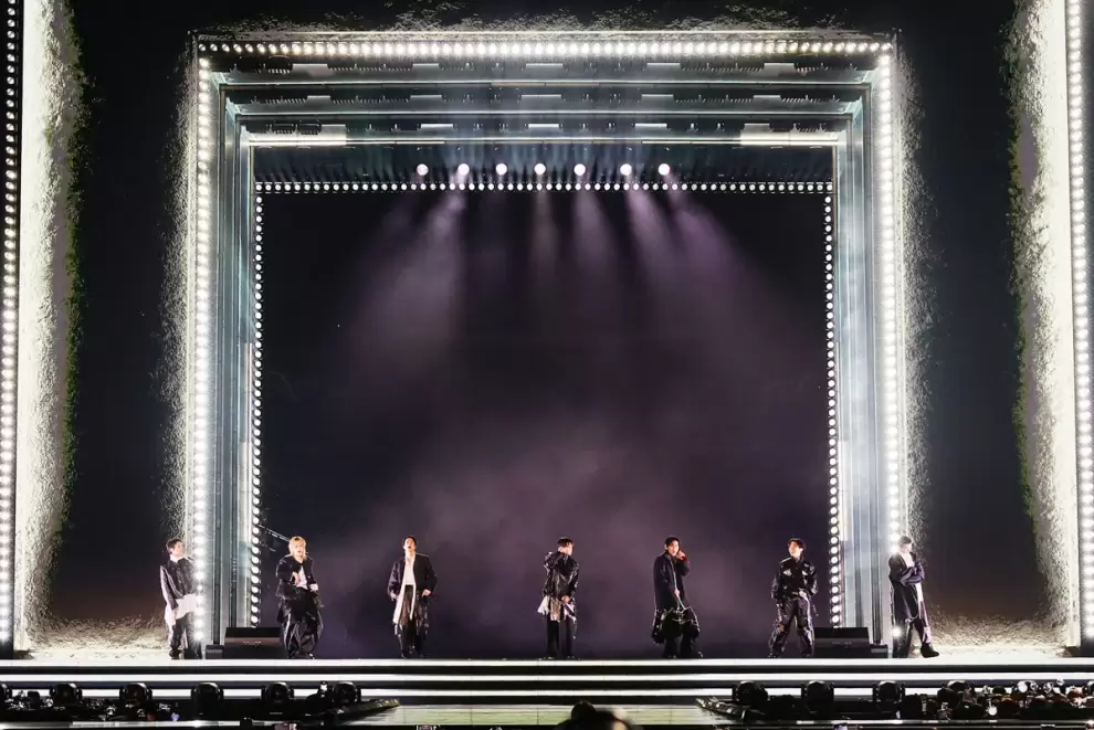 Grupo de K-pop BTS durante su concierto en la plaza Gwanghwamun de Se�l. (Foto: AFP)
