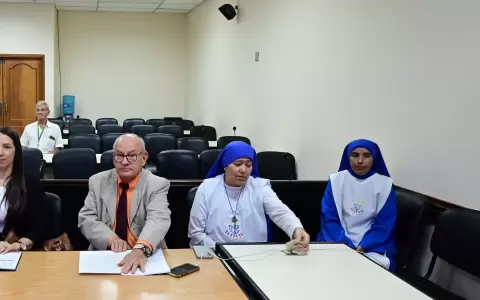 Hermanas hijas Nuestra Se�ora de Caacup�.