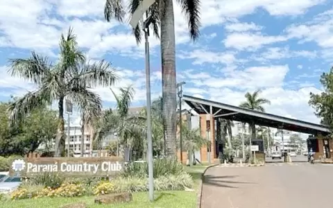 Paran� Country Club.