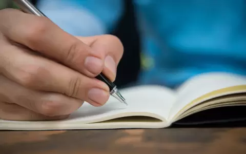 Escuela de Artes Literarias "Josefina Pl�".