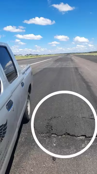 Pista del Aeropuerto Internacional Silvio Pettirossi con remiendo moment�neo. Foto: Gentileza.