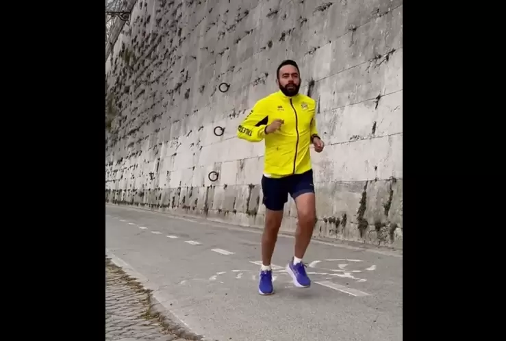 Sacerdote paraguayo, Hugo Sosa corrió 42 km de la maratón de Roma