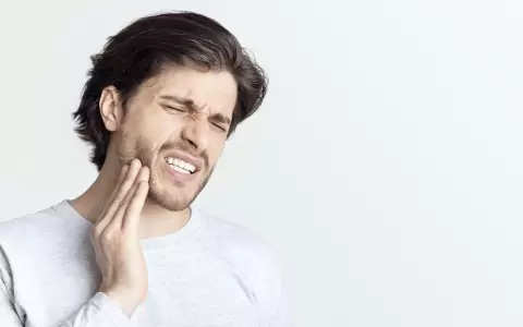 Dolor mandibular.