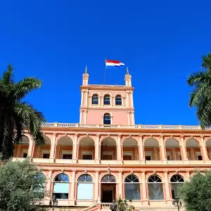 ¿Cómo se pasó del país de maravillas a la economía de guerra?