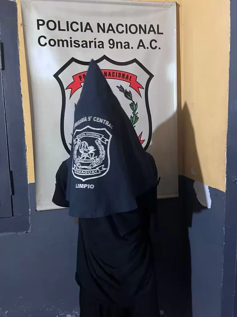Par�ntesis fue captura tras reconocerlo por su particular forma de caminar luego de hurtar una motocileta. Foto: Captura de pantalla.