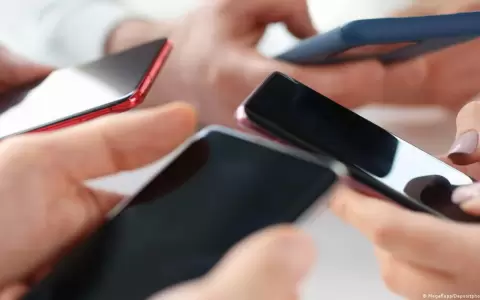 Los j�venes que usan redes sociales menos de una hora al d�a reportan los niveles m�s altos de bienestar.